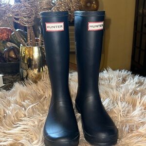 Girls Hunter Rain Boots lightly used in great condition
